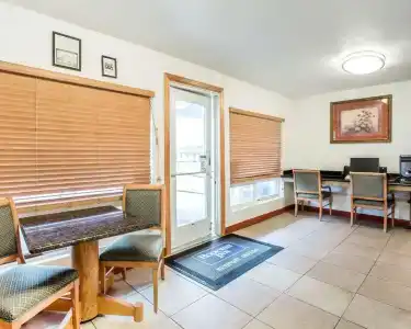 Rodeway Inn - 3