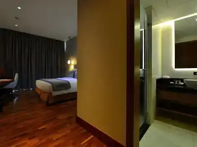 The Avenue - 38