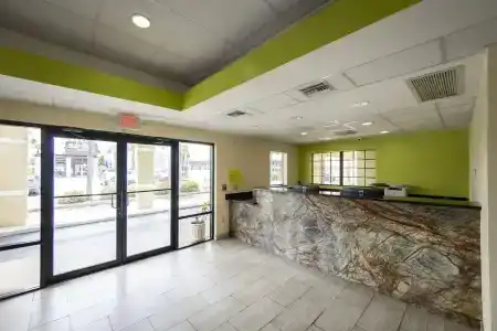 Ocean Breeze Inn - 11