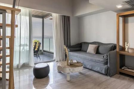Blue Carpet Luxury Suites - 62