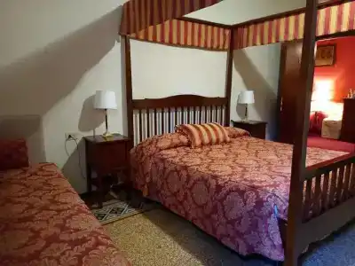 Tourist House - 33