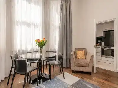 Manson Place - 244