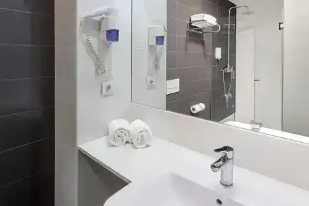 B&B Barcelona Viladecans - 55
