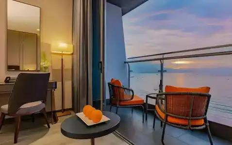 Le Sands Oceanfront Danang - 16