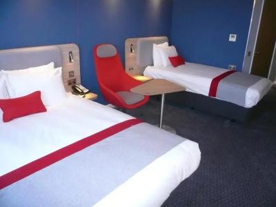Holiday Inn Express Oxford Kassam Stadium, An Ihg - 64