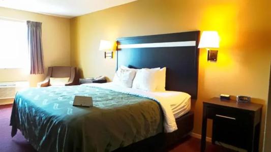 Quality Inn Airport - 58