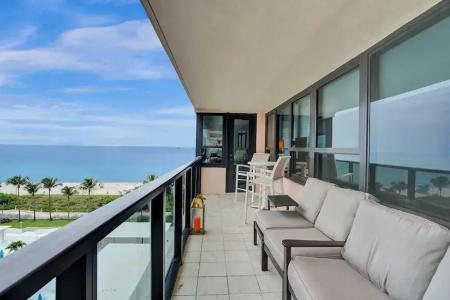 The Alexander All Suites - 521