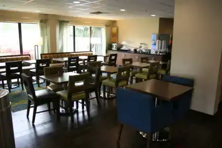 Best Western Plus - 37