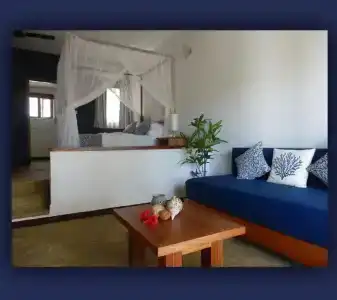 L'Hirondelle Self Catering Guest House - 24