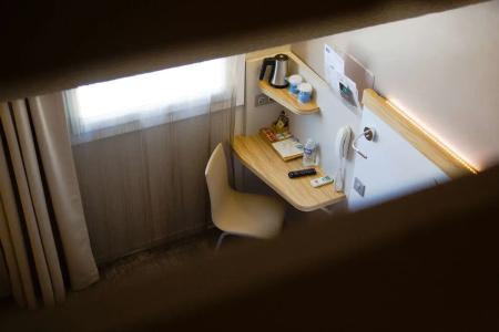 Kyriad Montpellier Sud - A709 - 28
