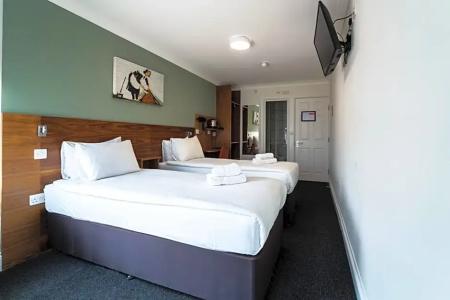 Chelsea Guest House - 39