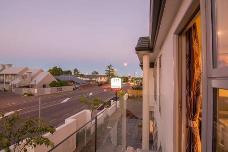 315 Riccarton - 15