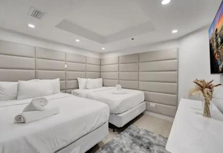The Alexander All Suites - 410