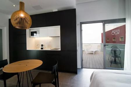 Suites 1478 - 19