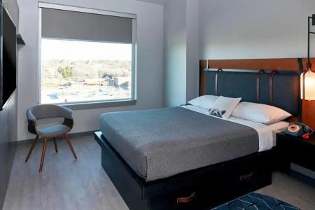 Moxy Denver Cherry Creek - 62