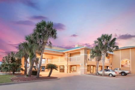 Super 8 by Wyndham - 0