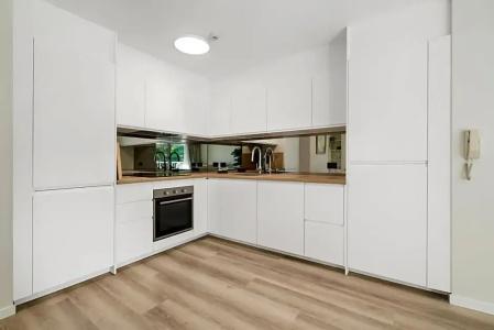 Markham Court - 114