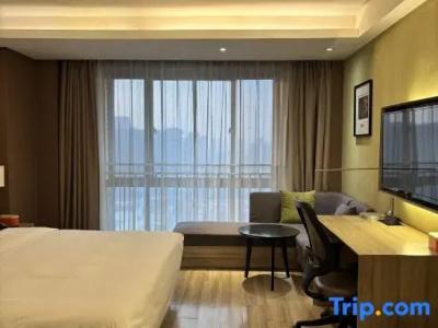 Atour Xi'an Gaoxin Tangyan Road Branch - 108
