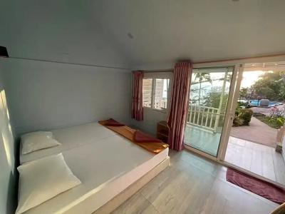 Naiharn On The Rock Resort Phuket - 31