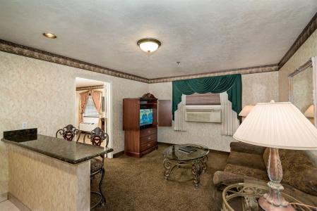 St. George Inn and Suites - 1