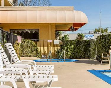 Quality Inn Airport - 11