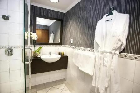 Distinction Coachman, - 59