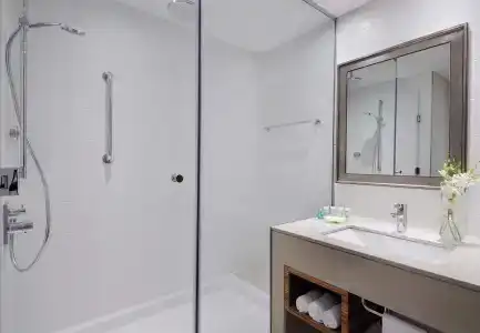 Courtyard by Marriott World Trade Center, Abu Dhabi - 8