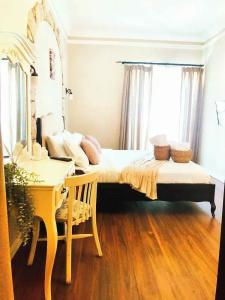 Beyaz Kapi Boutique - 13