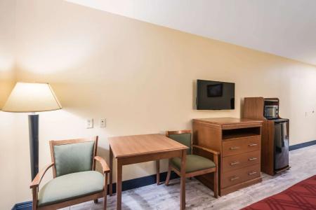Econo Inn & Suites Sw - 2