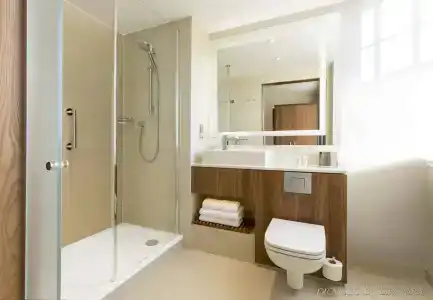 Courtyard by Marriott Edinburgh - 10