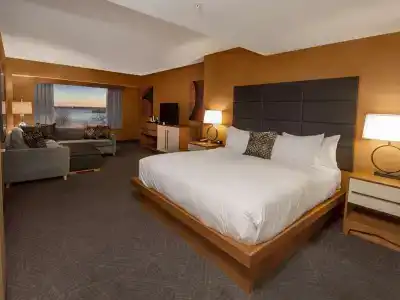 DoubleTree by Hilton New York - 2