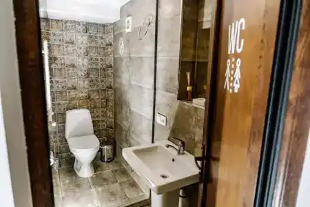 Hostel Re - 8
