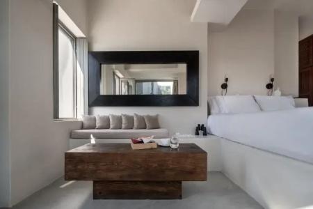 West East Suites - 84