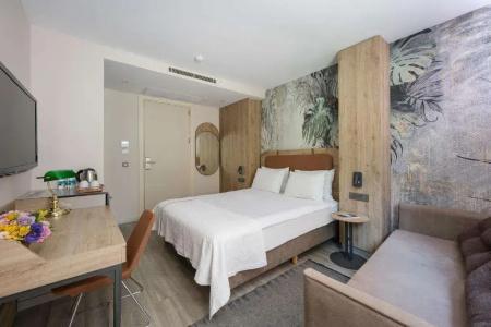 Upsuites - 38