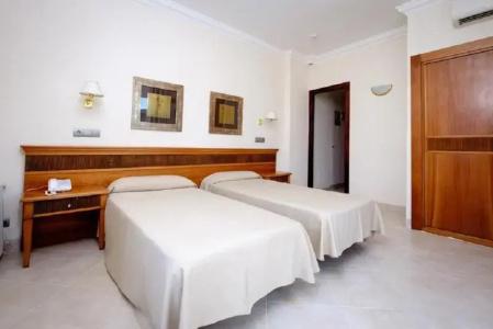 Montjoi by Brava Hoteles - 33