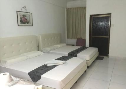 Lai Ming Cosmoland (SG Clean, Staycation Approved) - 4