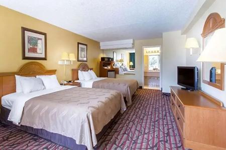 Rodeway Inn Central Beach - 67