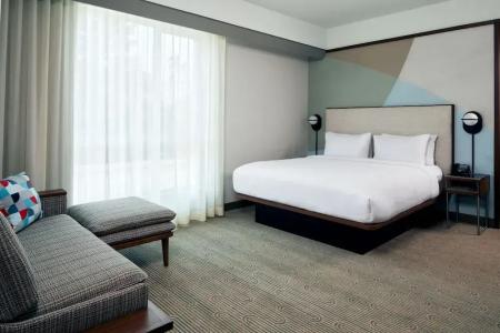 Courtyard by Marriott Downtown - 34