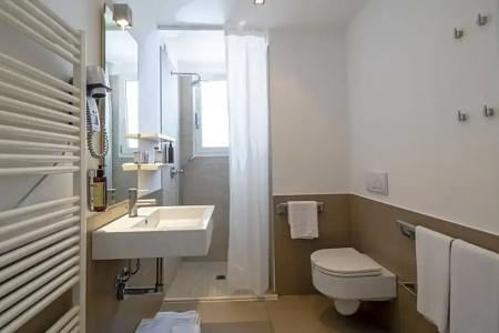 Le Rose Suite - 204