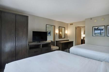 Embassy Suites by Hilton Seattle - 4