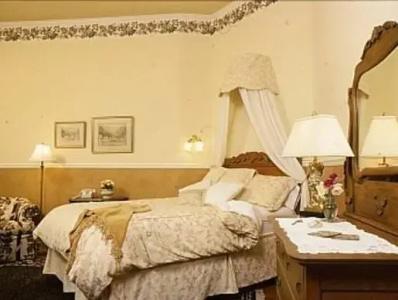 Albemarle Inn - - 67