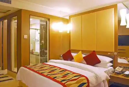 Radisson - 76
