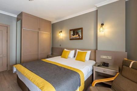 Seraglio & Suites - 75