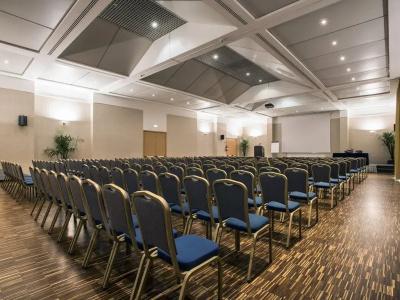 FlyOn & Conference Center - 24