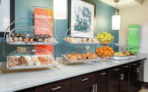 Hampton Inn & Suites/St. Petersburg-Ulmerton Road - 10