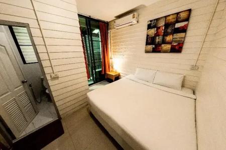 Back Home Backpackers - 39