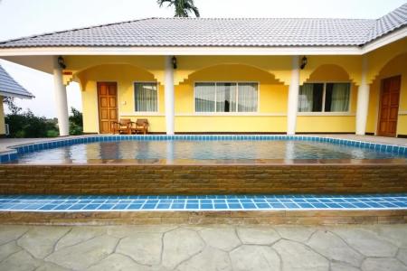 Apinya Resort Bangsaray - 19