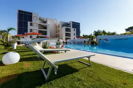 Seawaters & Medical Spa - 18