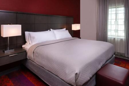 Staybridge Suites - - 41