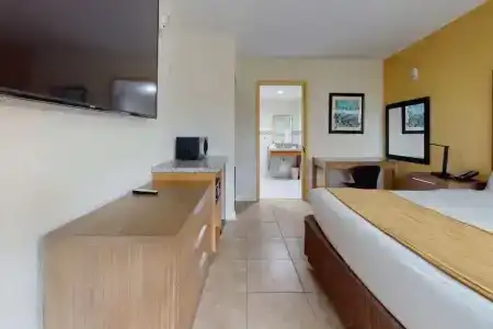 Rodeway Inn & Suites Fort Lauderdale Airport & Cruise Port - 70
